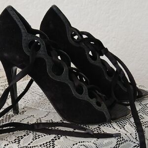 Suade Heels Devi Kroell